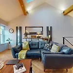 Mumbles Cottage & Stunning Ocean Views - Sleeps 4